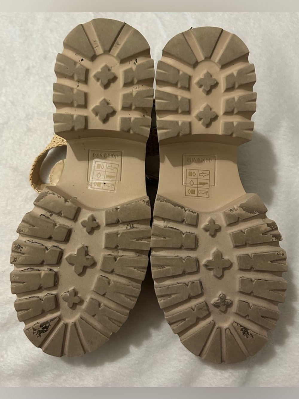 Dolce Vita women’s 7.5 Tan Latrice Strappy Chunky Sandal - Picture 7 of 9